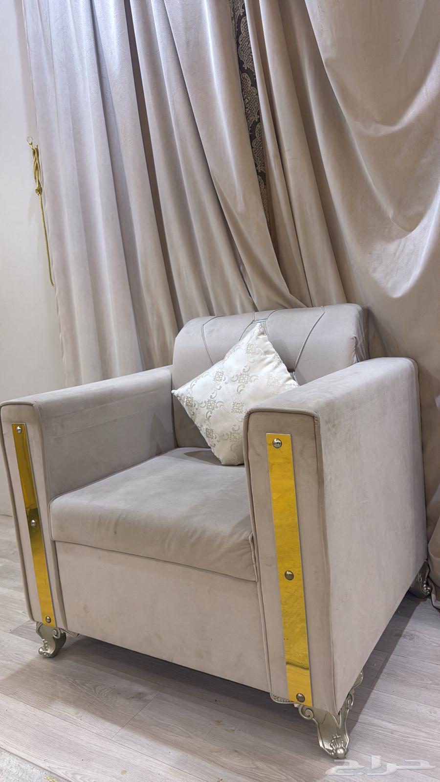 Sofa64230303940098112