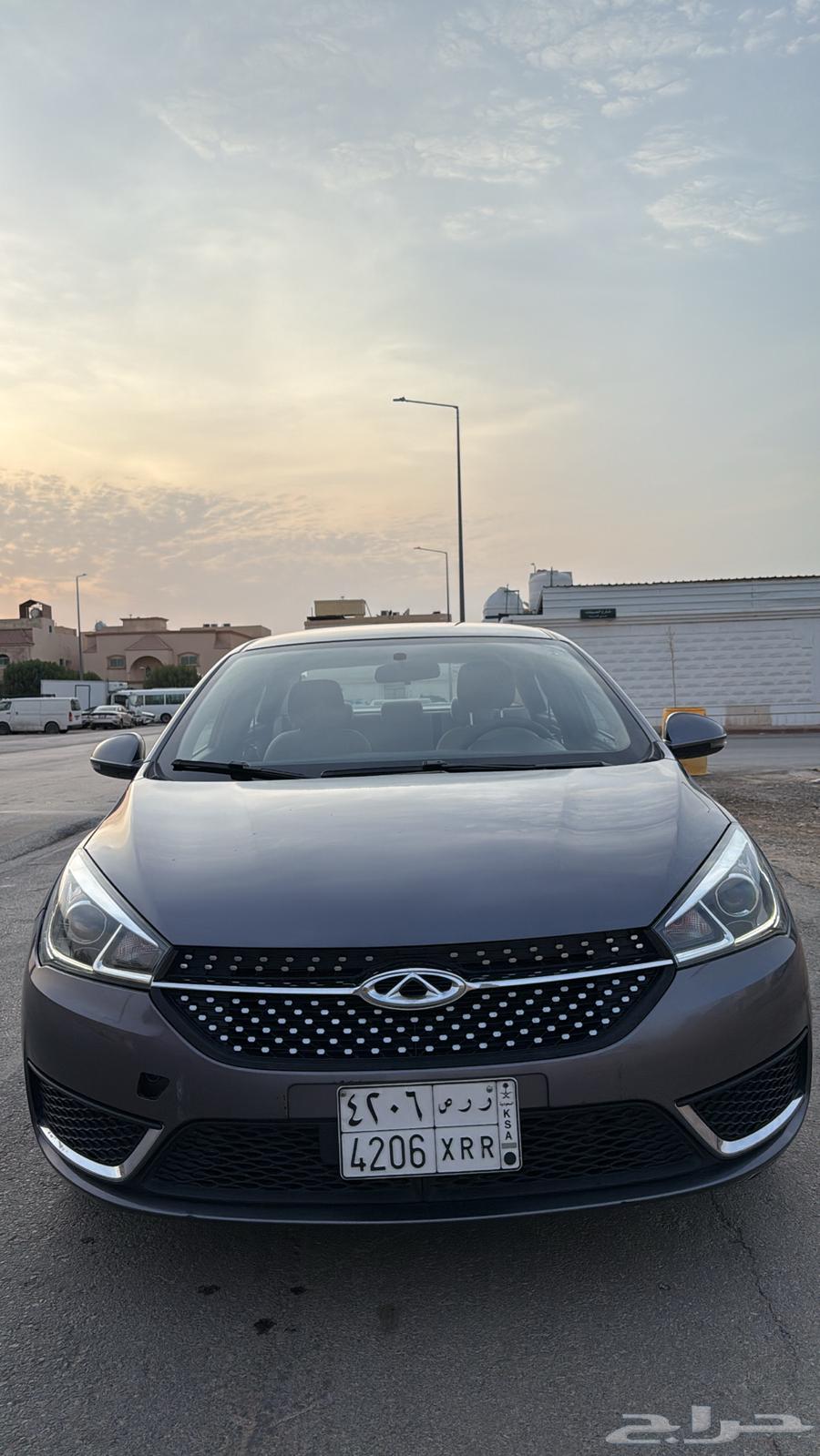 يوجد عدد سياراتين قيرمكينه شواصي ارباقات ماشي 100 بيع 2350064406625406466112