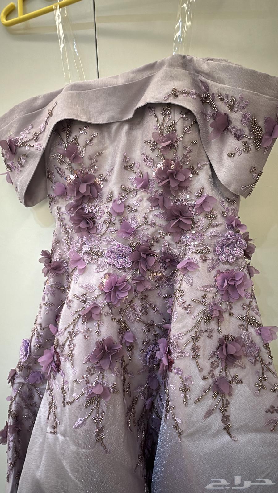 Worn once, purchase price 700, selling for 400, size M64220860684929112