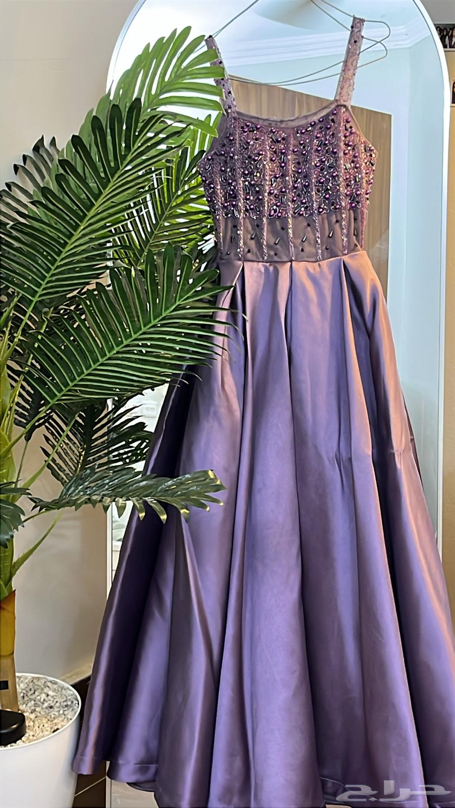 فستان للبيع64228558383234111