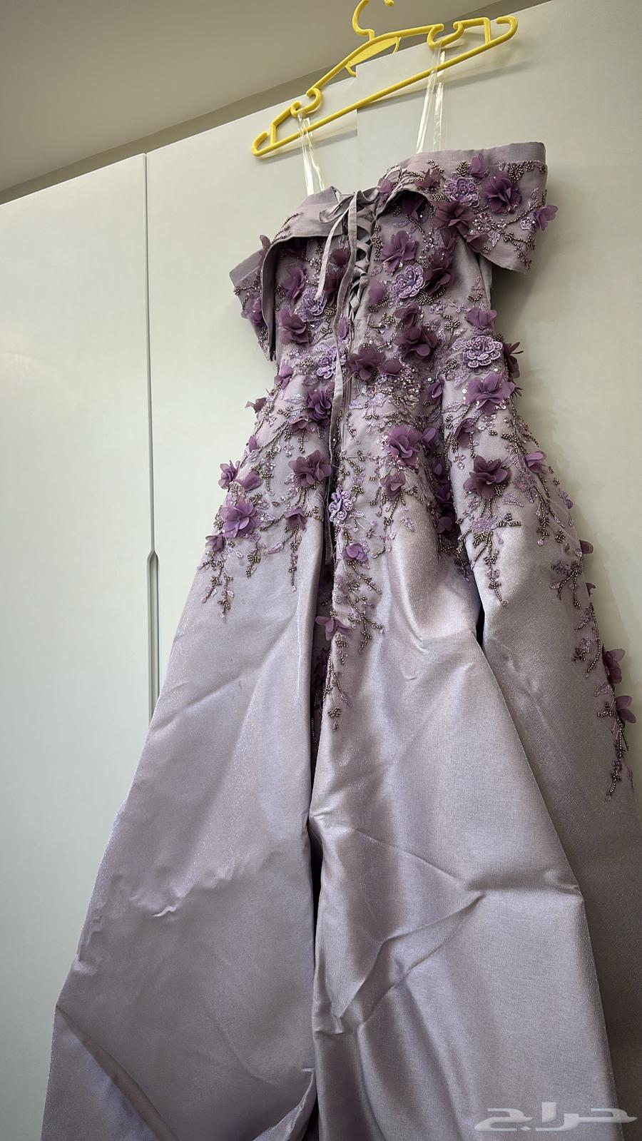 Worn once, purchase price 700, selling for 400, size M64220860684929113