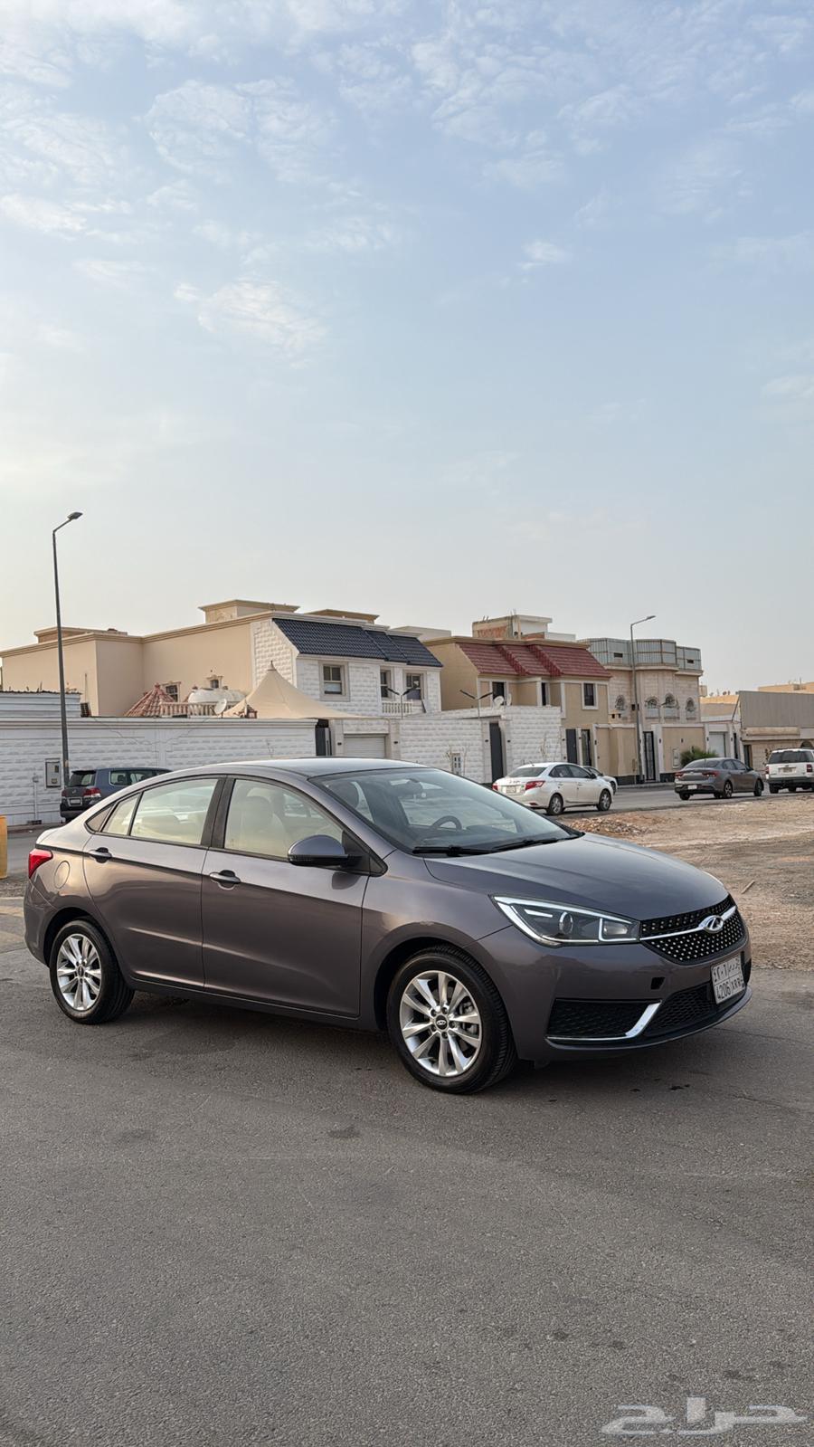 يوجد عدد سياراتين قيرمكينه شواصي ارباقات ماشي 100 بيع 2350064406625406466111