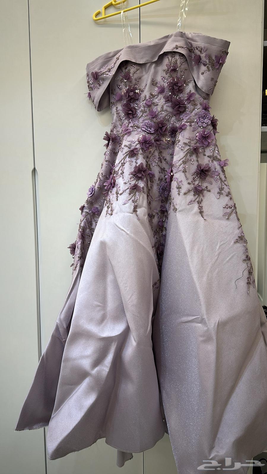 Worn once, purchase price 700, selling for 400, size M64220860684929114