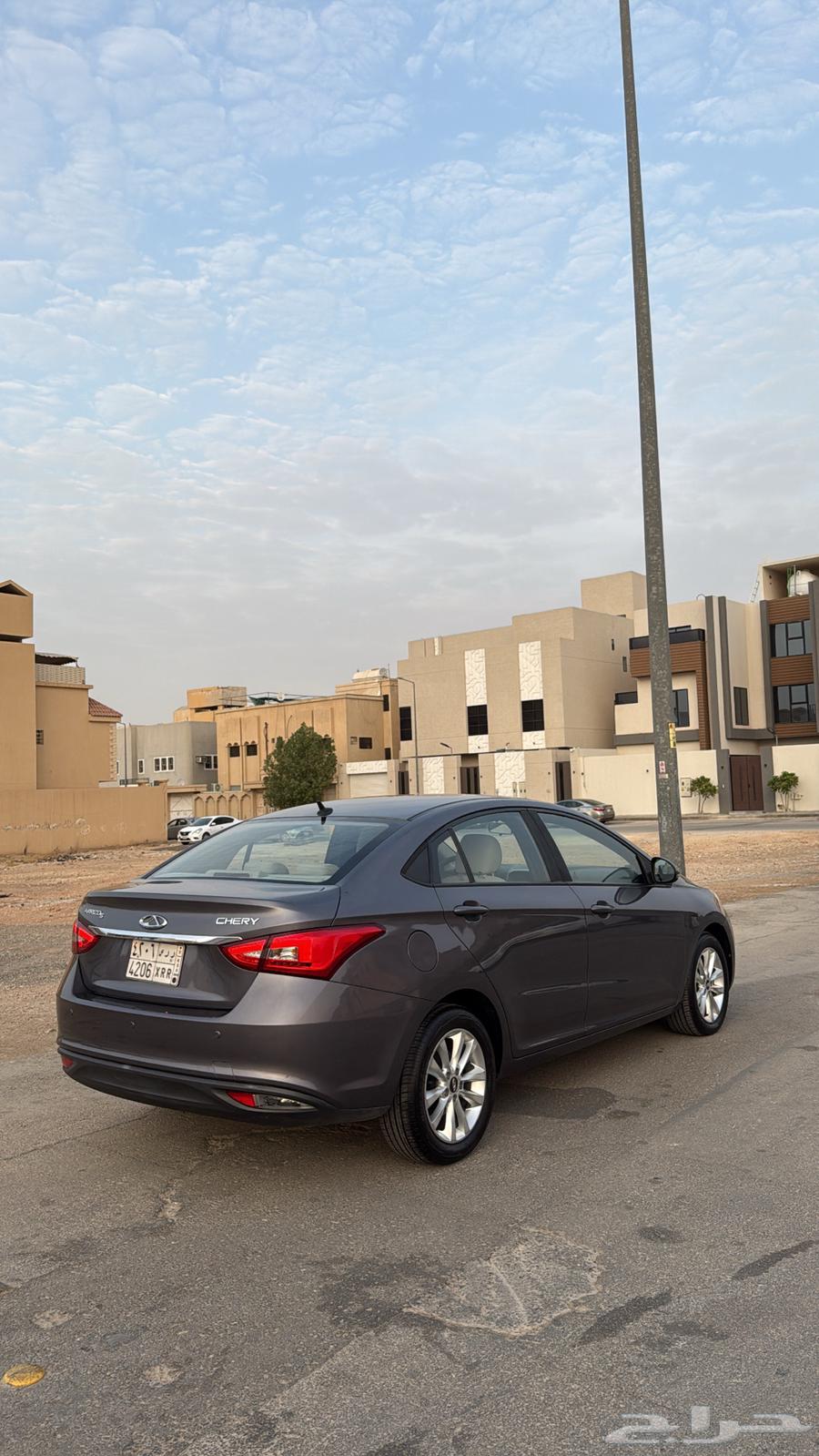 يوجد عدد سياراتين قيرمكينه شواصي ارباقات ماشي 100 بيع 2350064406625406466114