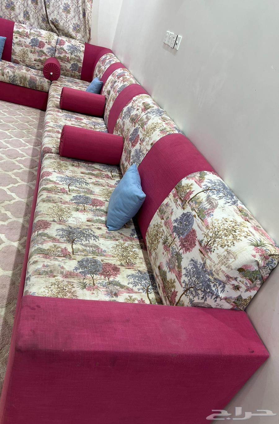 كنب مع ستارة للبيع64228201023235111