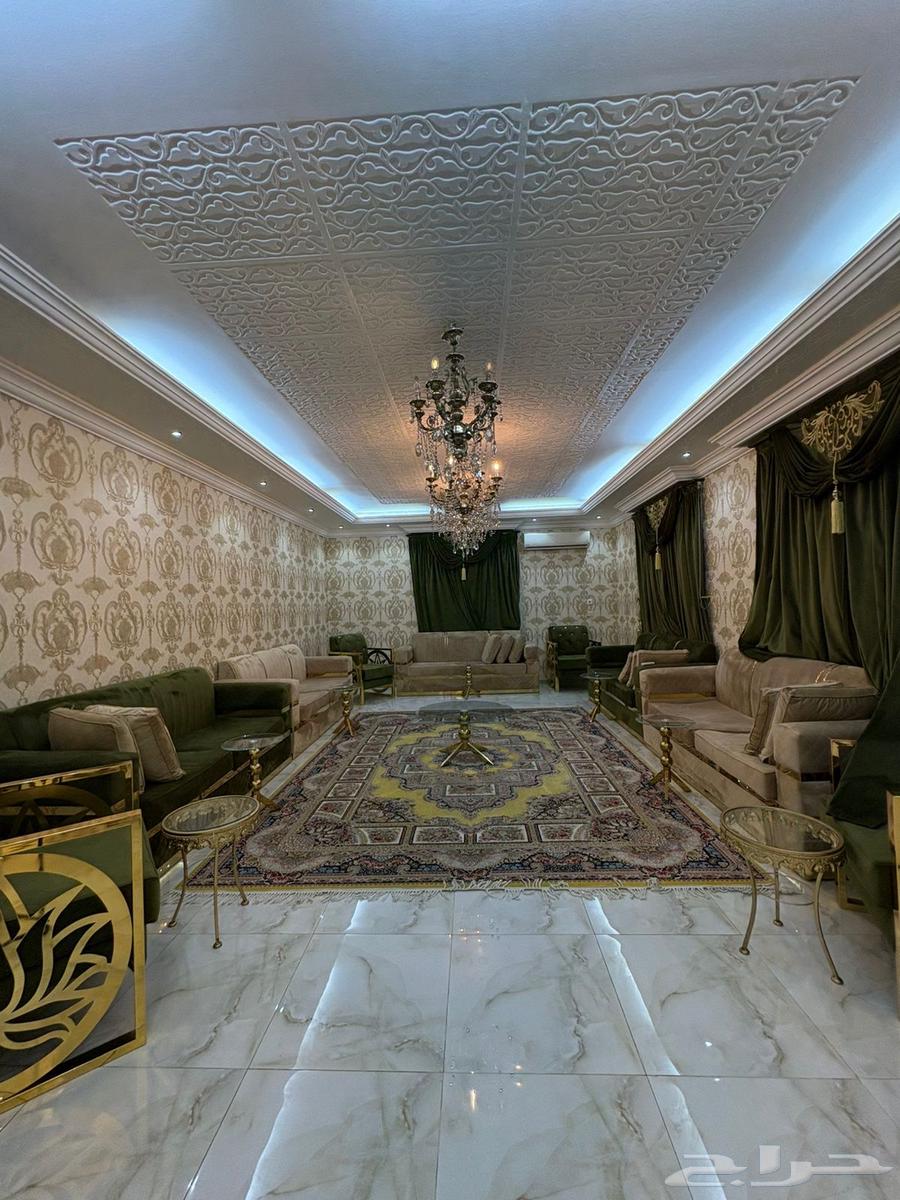 كنب مستخدم نظيف للبيع64213379996801113