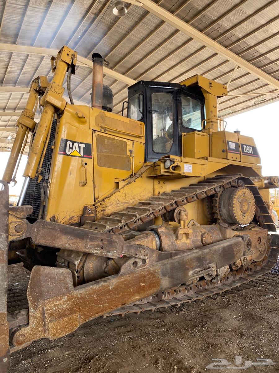 بلدوزر D9R للإيجار معى سايق محترف يفضل عقود طويله64402900294787113