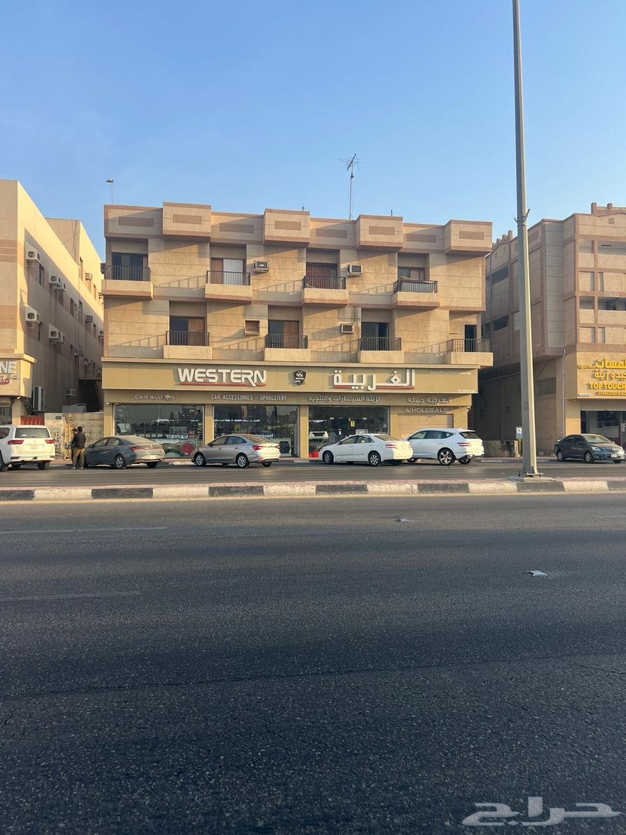 أرض تجارية أو عمارة للبيع شارع الملك سعود قرب الحياة بلازا63613347228163111