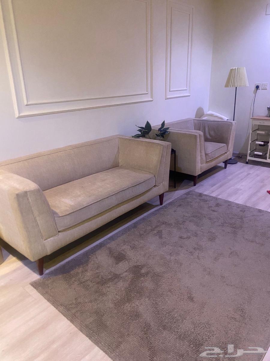 Sofa, two tables, and a chaise lounge64204232855171110