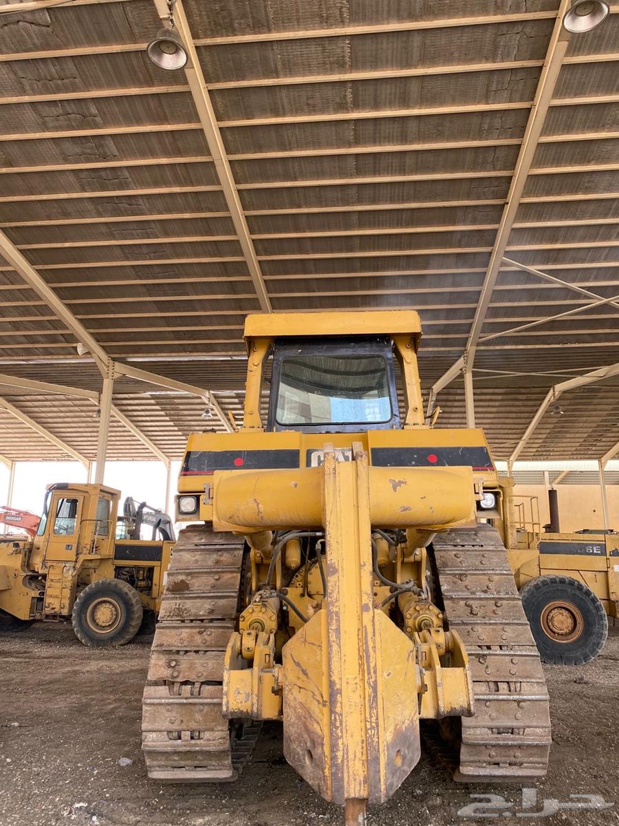 بلدوزر D9R للإيجار معى سايق محترف يفضل عقود طويله64402900294787114