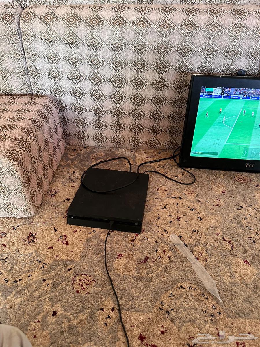 سوني 4 مع يدتين اصليات وشريط فيفا 2464216824026113110