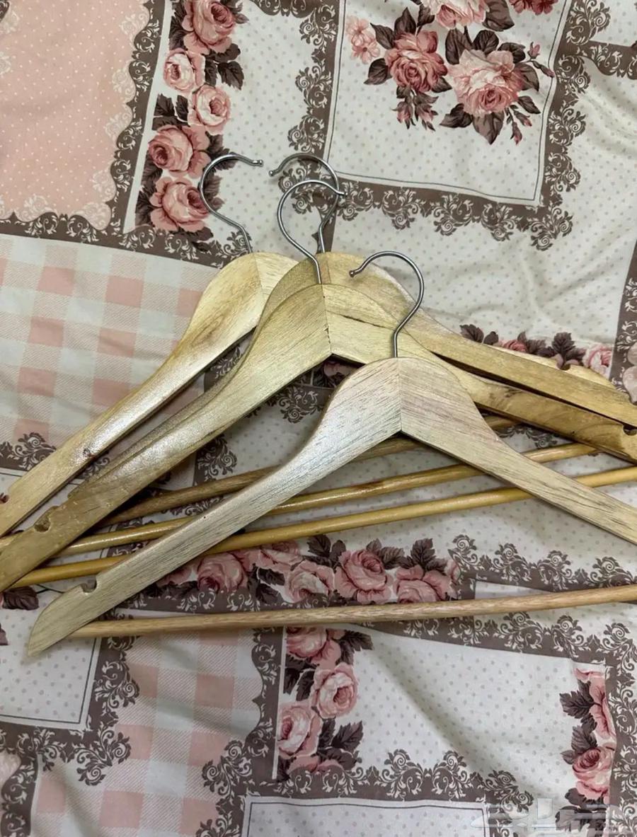 Relations64228386409345110