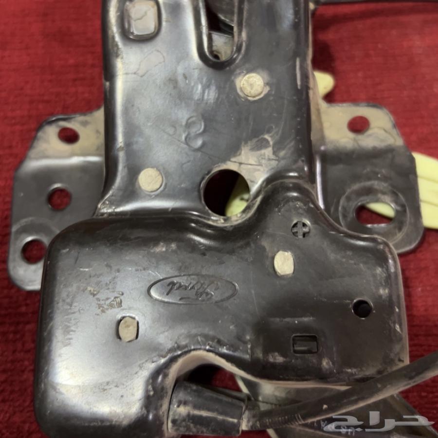 قفل الشنطه فورد فكتوريا و ماركيز وكاله64397172382978110