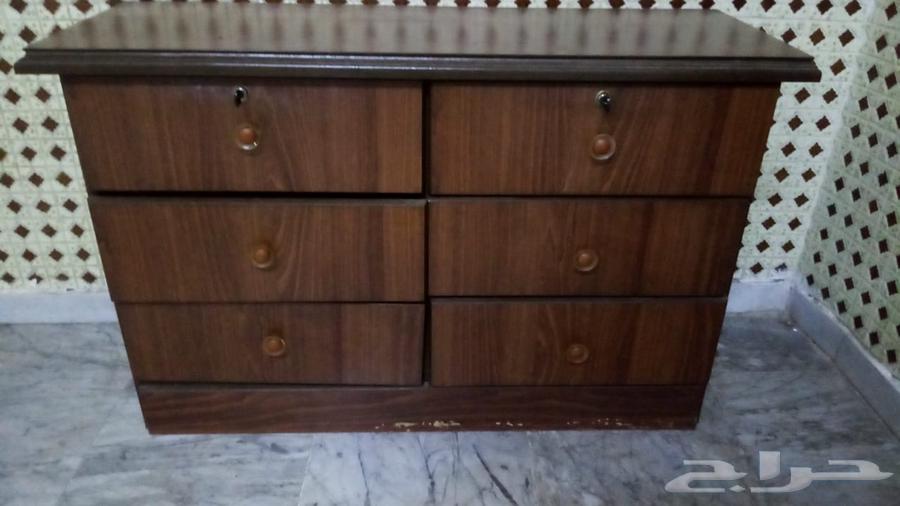 طاولتين للبيع64222543379331111