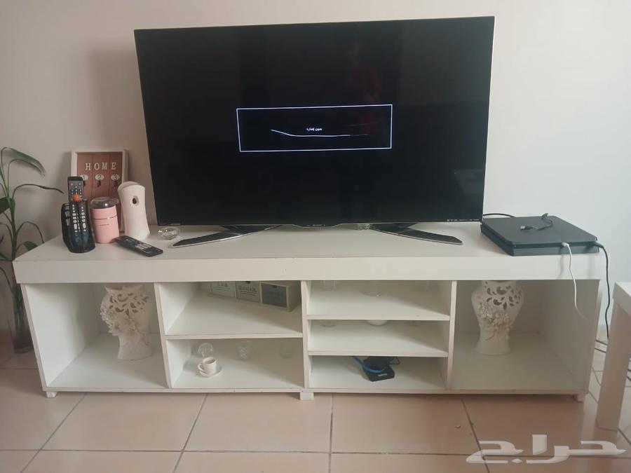 Sofa in good condition and 2 tables64227357464706110