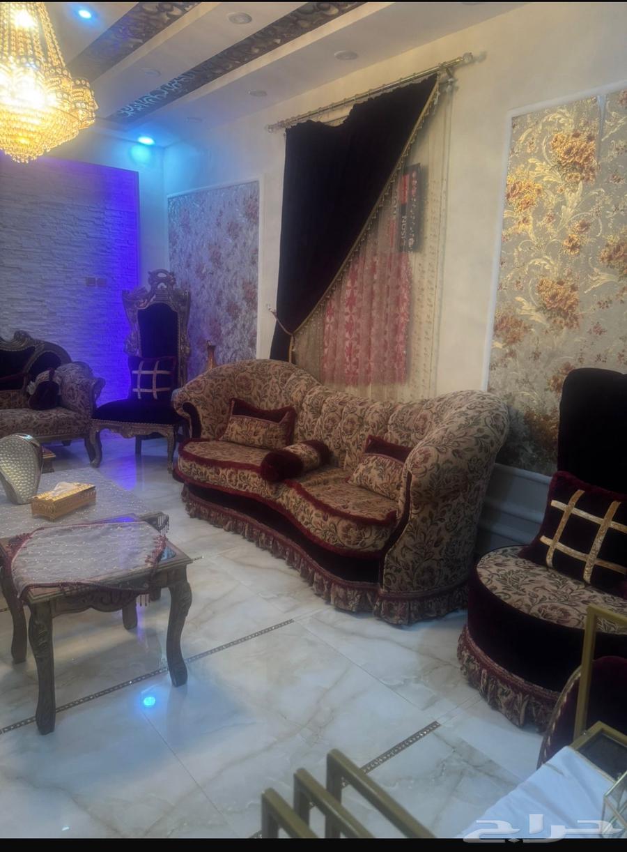 Sofa with tables and curtains in excellent condition64214726497410111