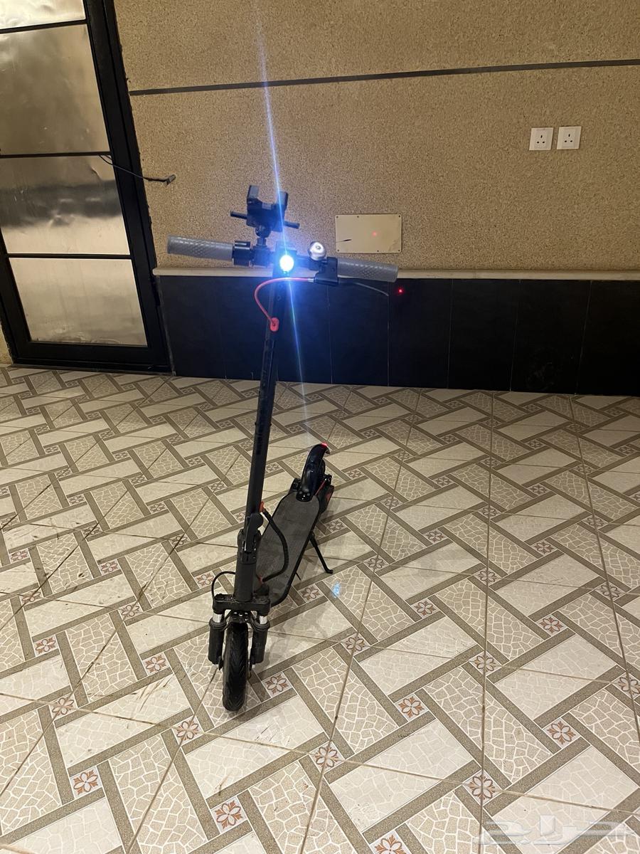 سكوتر شاومي سرعه 99 مستعمل شهر واحد نضيف جدآ السعر 600ريال64206742240385111