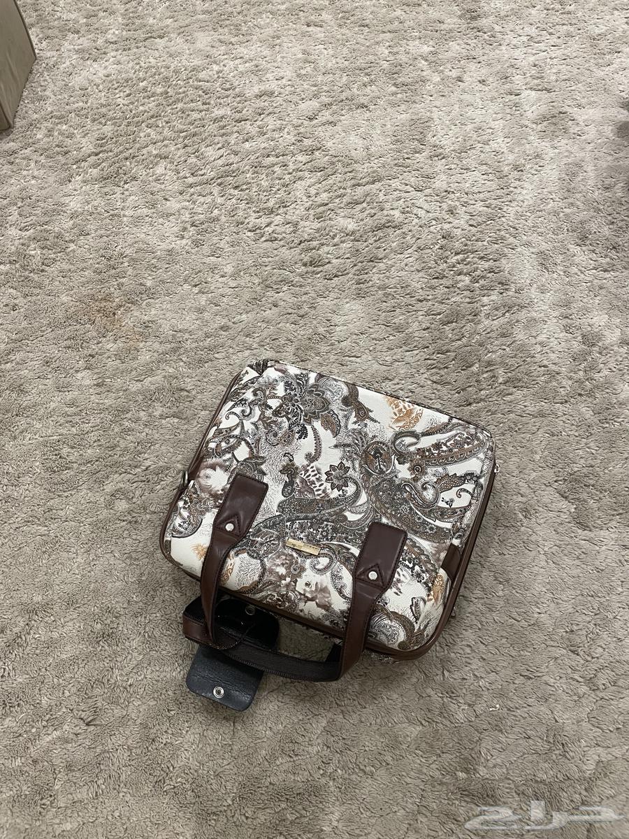 شنطة مكياج للبيع64230472894850110