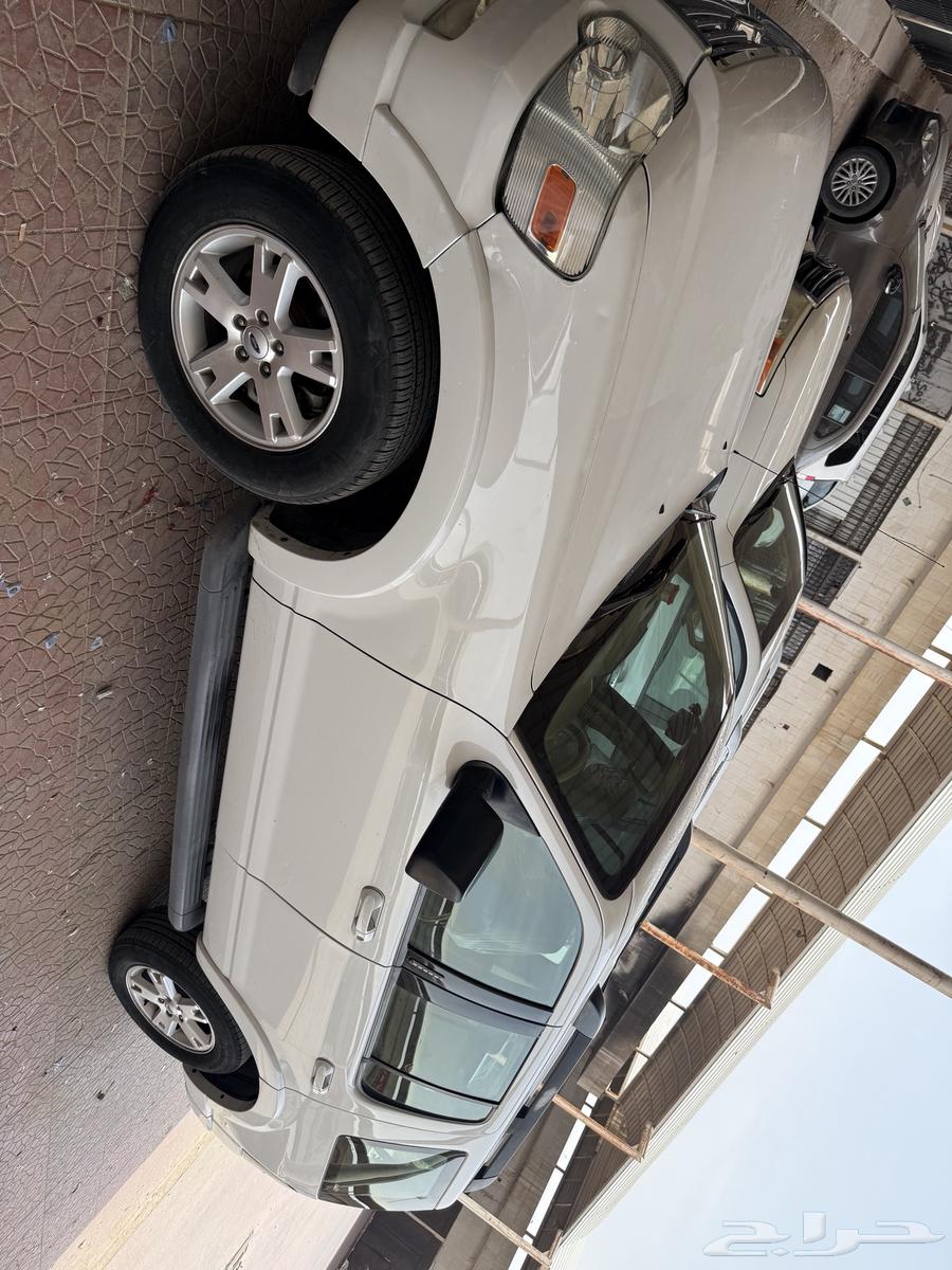 اكس بلور ابيض دبل المحركات زينه والبدي وسط استماره باقي فيه64401717032322114