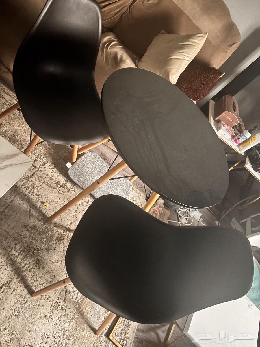 طاوله مع كرسين64217048454275110