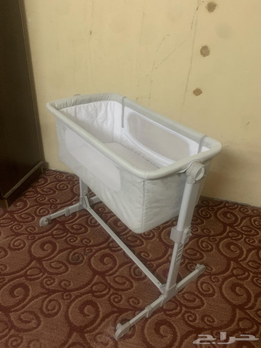 سرير اطفال يناسب الى 9 شهور وممتاز ونضيف وشبه جديد64223343641730113