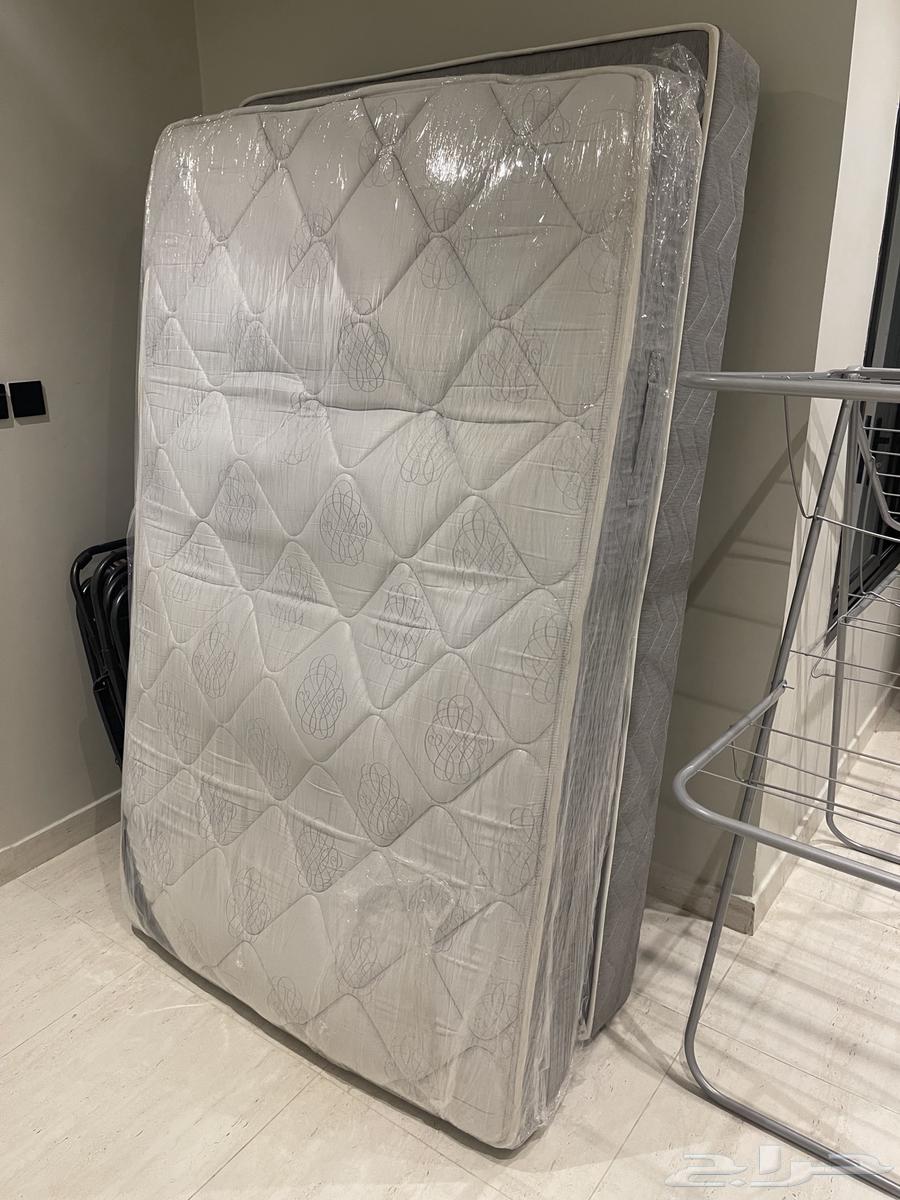 سرير و مرتبه من سليب هاي64229639906433111