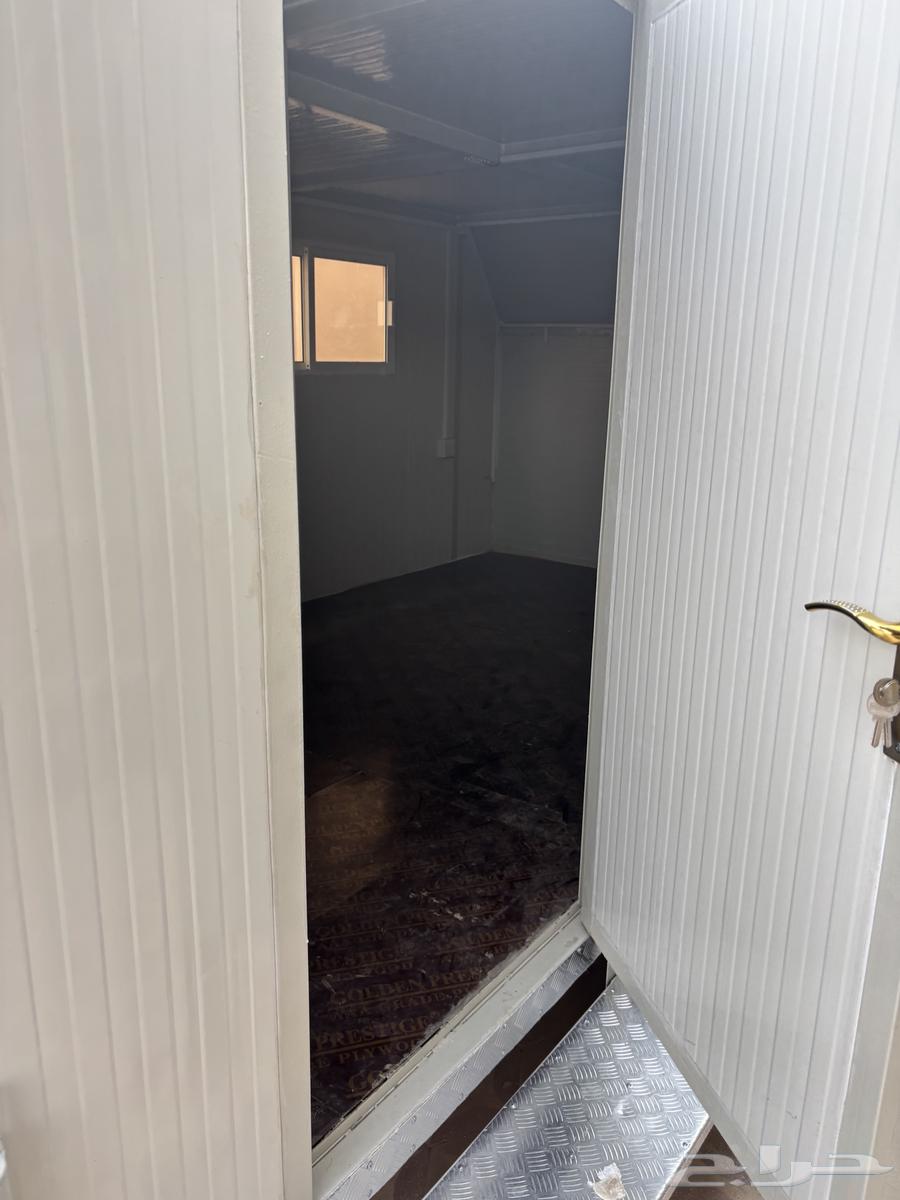 كرفان اربعه متر يوجد فيه دورة مياه اعزكم الله كامله64224992066433112