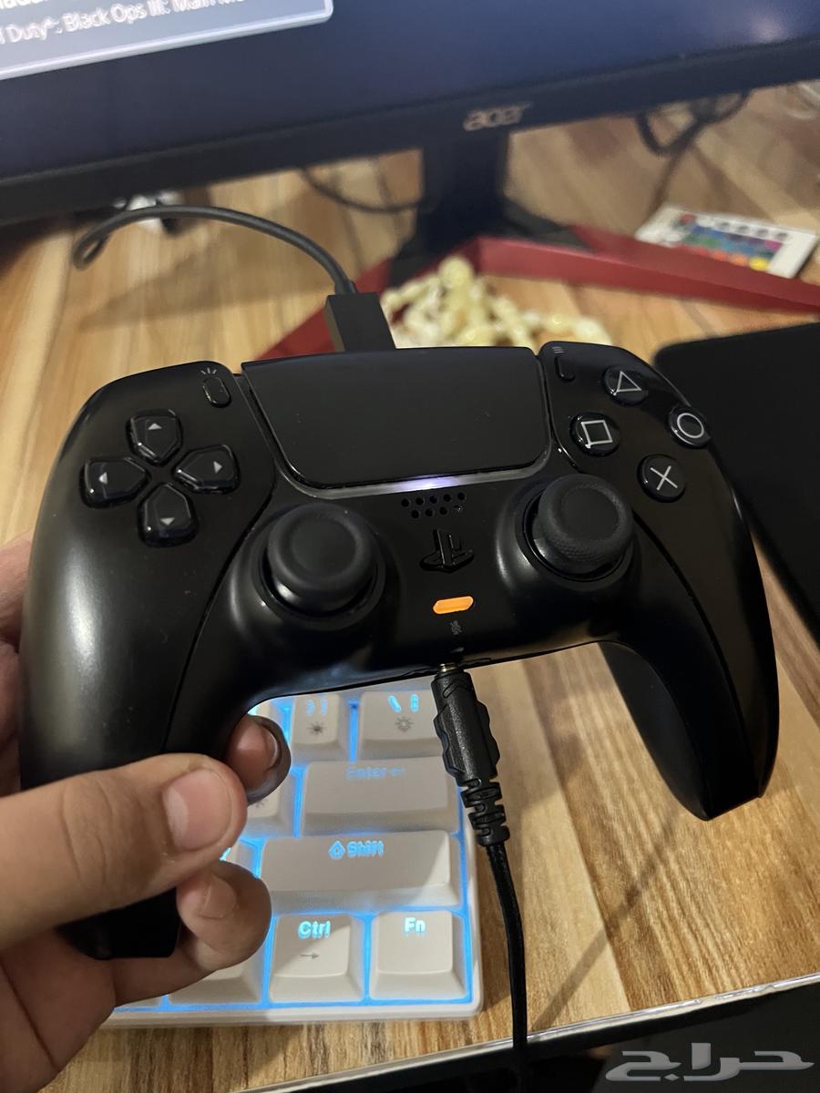 يد سوني 5 لون اسود نضييفه ( سعر رخيص يعتبر جدا  )64228571741059110