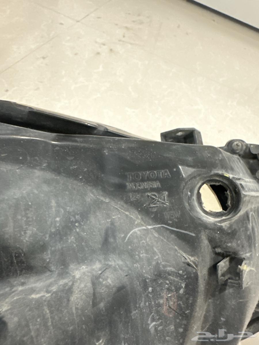 Original 2016 Yaris Left Side Lamp64404778280193112