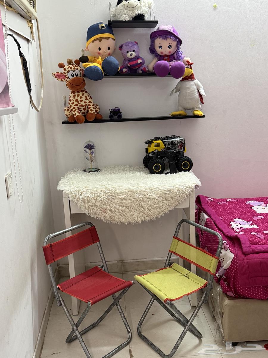 دولاب خشب ماليزي وسريرين وستارة ومكتب بسعر 40064231319261059114