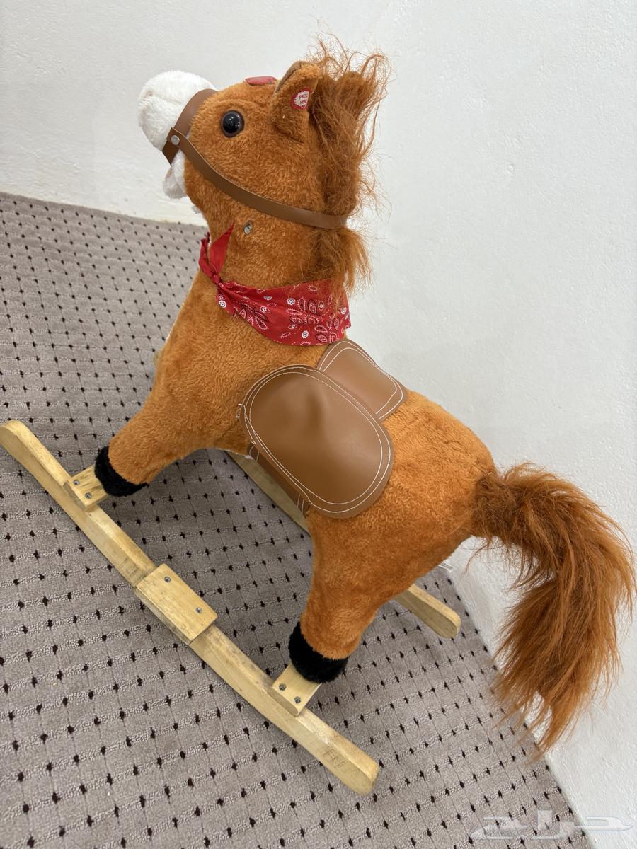 ألعاب اطفال فرس خشبي وسيارات بدون كهرباء البيع مستعجل64216118613635112