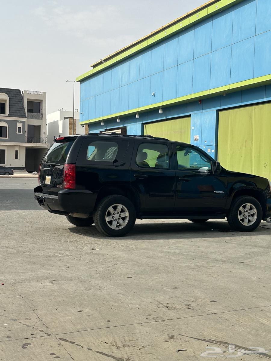 سيارة يوكن قصير موديل 2013 دبل اسود64403696559618114