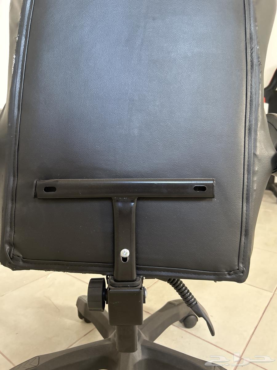 A Gym Chair That Needs Assembly Though64218217740418112