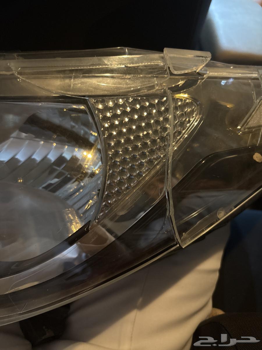 شمعه اكسنت يسار فيها كسر بصيط وكاله64406151541889111