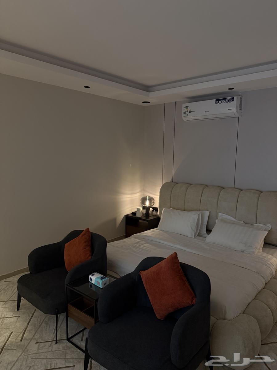 اثاث استديو للبيع بحطين وللتقبيل ايضا64231476703106111