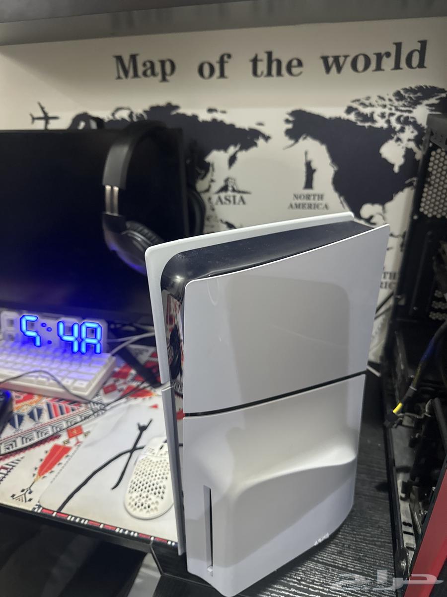 للببيع سوني فايف سليم 1 تيرا نسخة CD مافيه شي الجهاز سليم64228759713409111