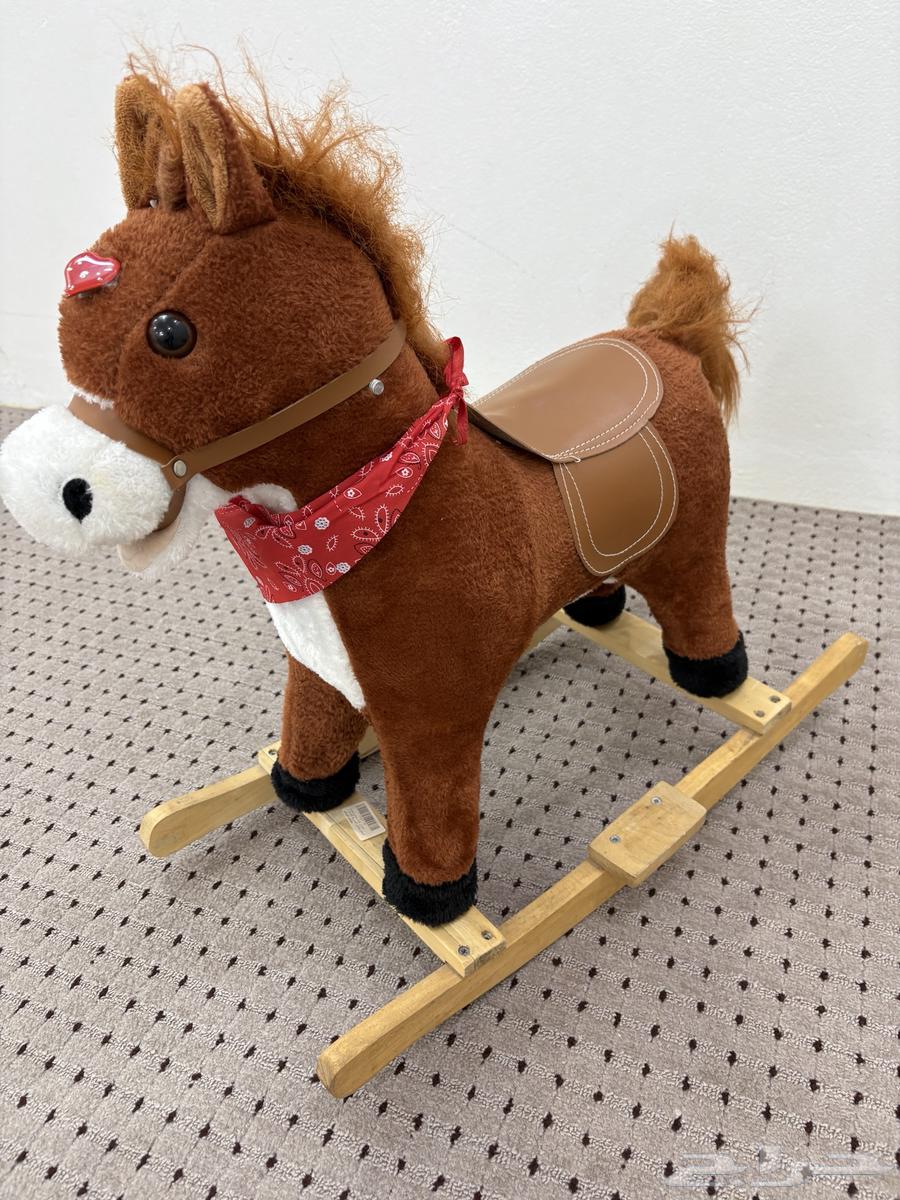 ألعاب اطفال فرس خشبي وسيارات بدون كهرباء البيع مستعجل64216118613635110