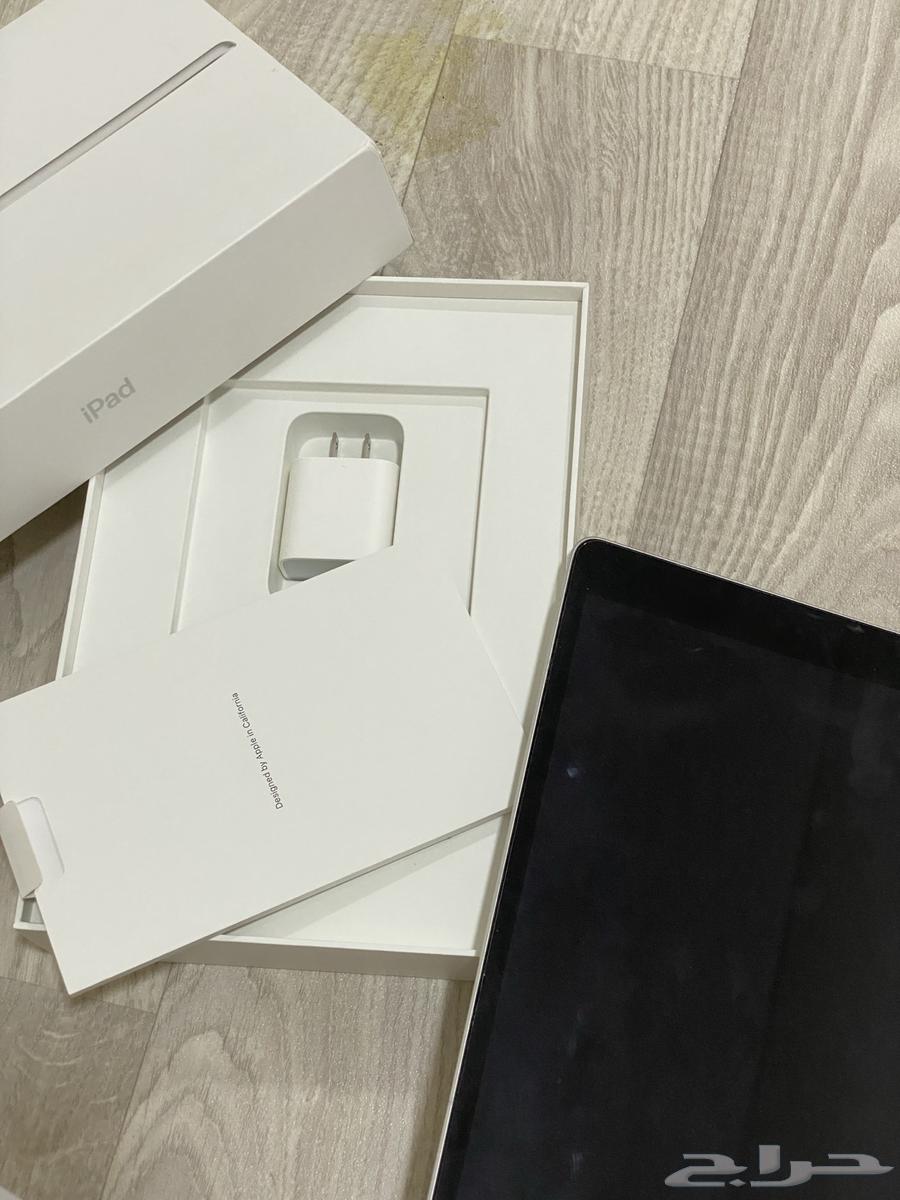 9th generation iPad, clean, like new, hardly used64216849079425113