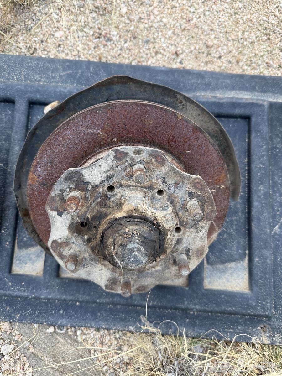 فلنجه ددسن تركب من 86 إلى 97 نضيفه وعلى الشرط64397713882243111