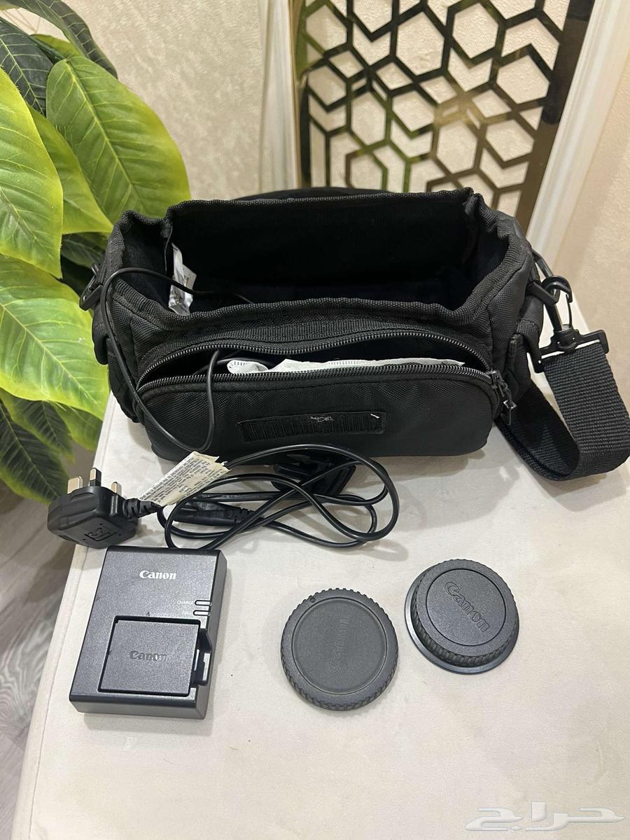 This is a new Canon camera. Don't worry about anything, I haven't used it much64228386221569110