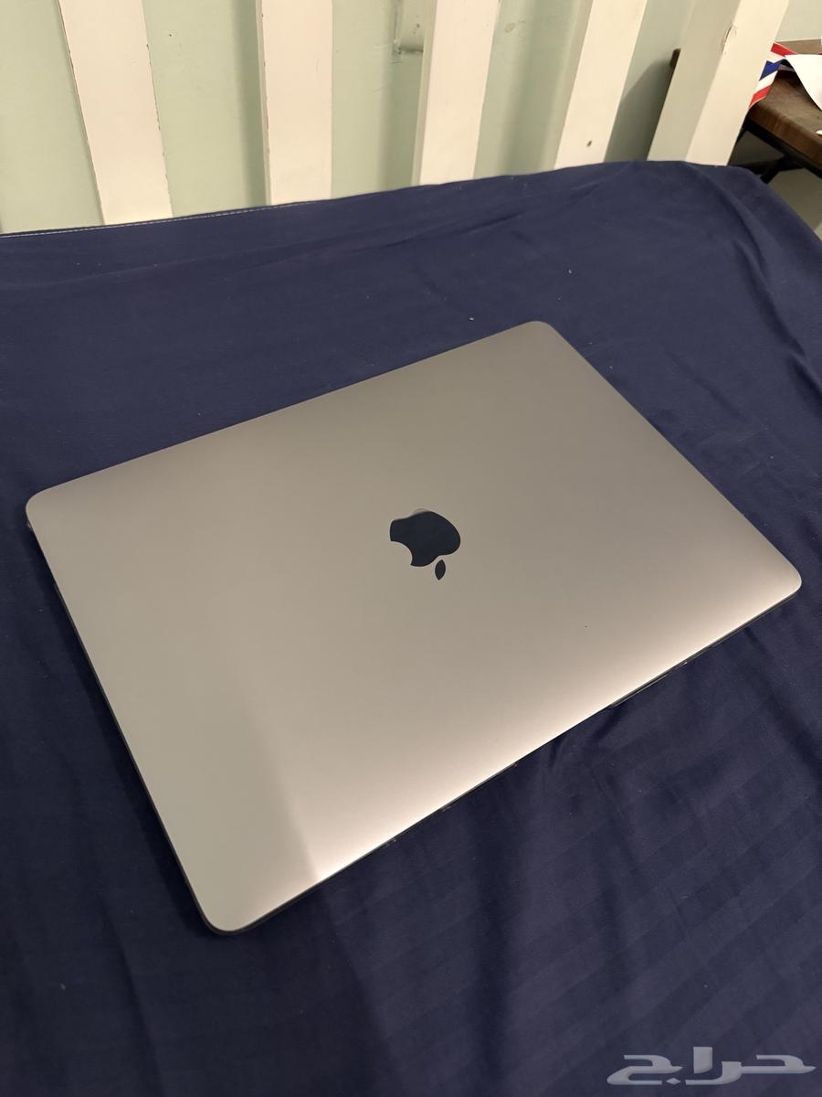 ماك بوك اير M164209590683778111