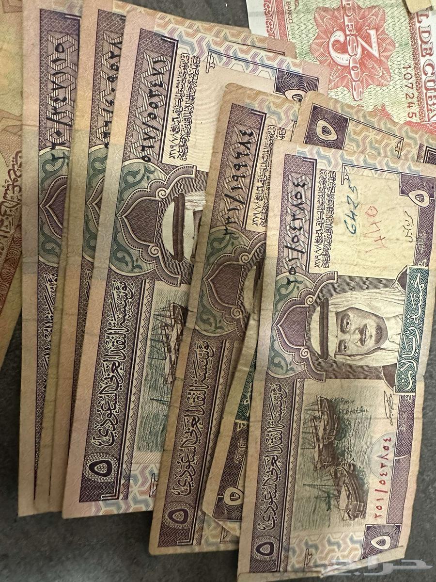 للبيع اغراض متنوعه وتيشرت الهلال64212544806402110