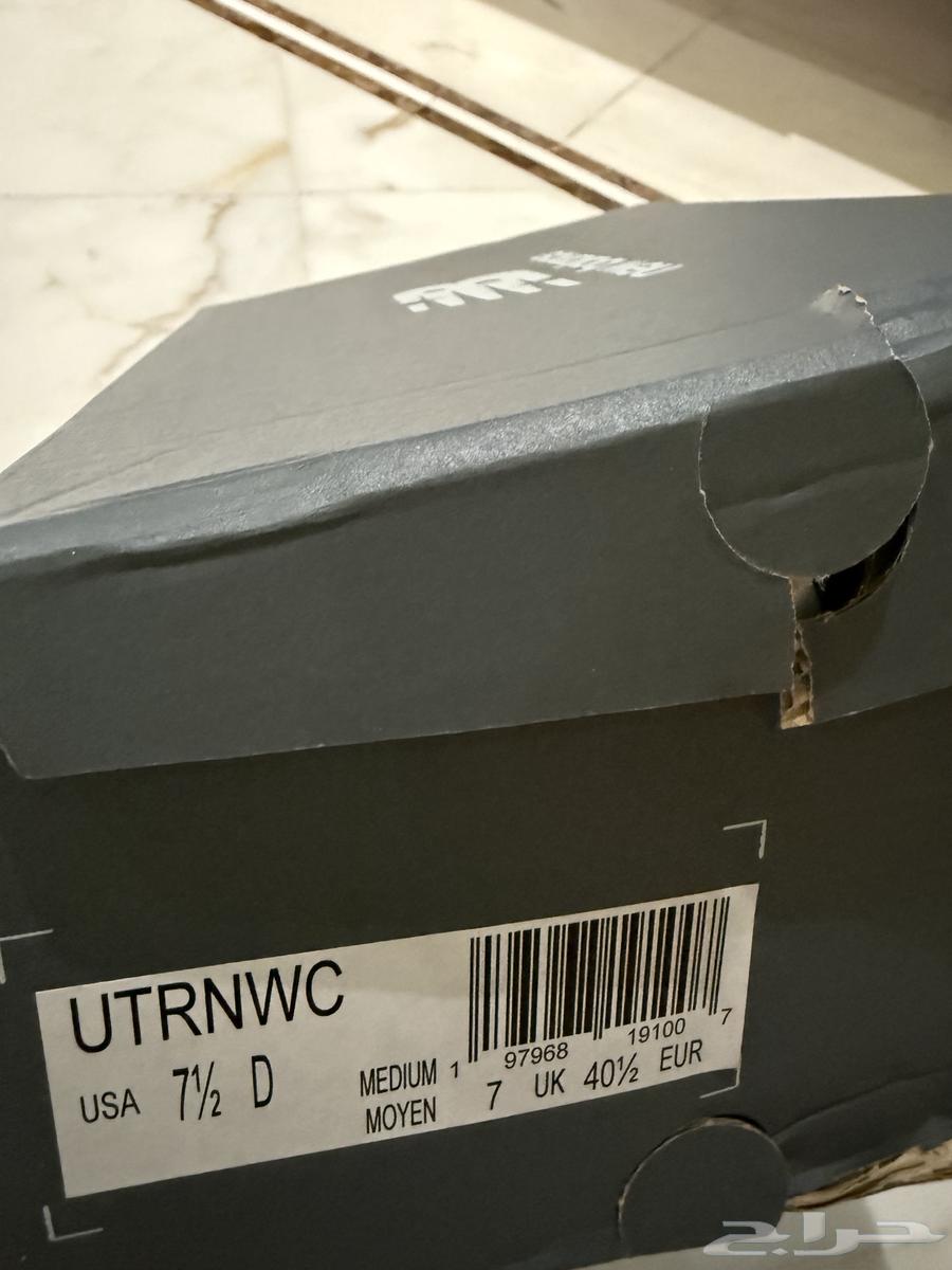 جزمة نيو بالانس رمادي مقاس 40ونص   جديد.64228211817730111