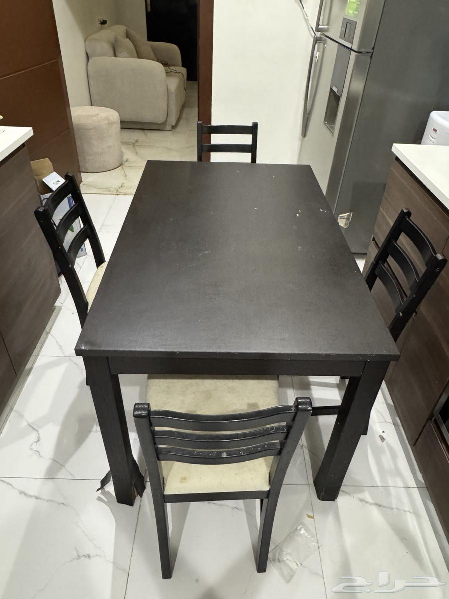 طاولة طعام للبيع من ايكيا64228558573826110