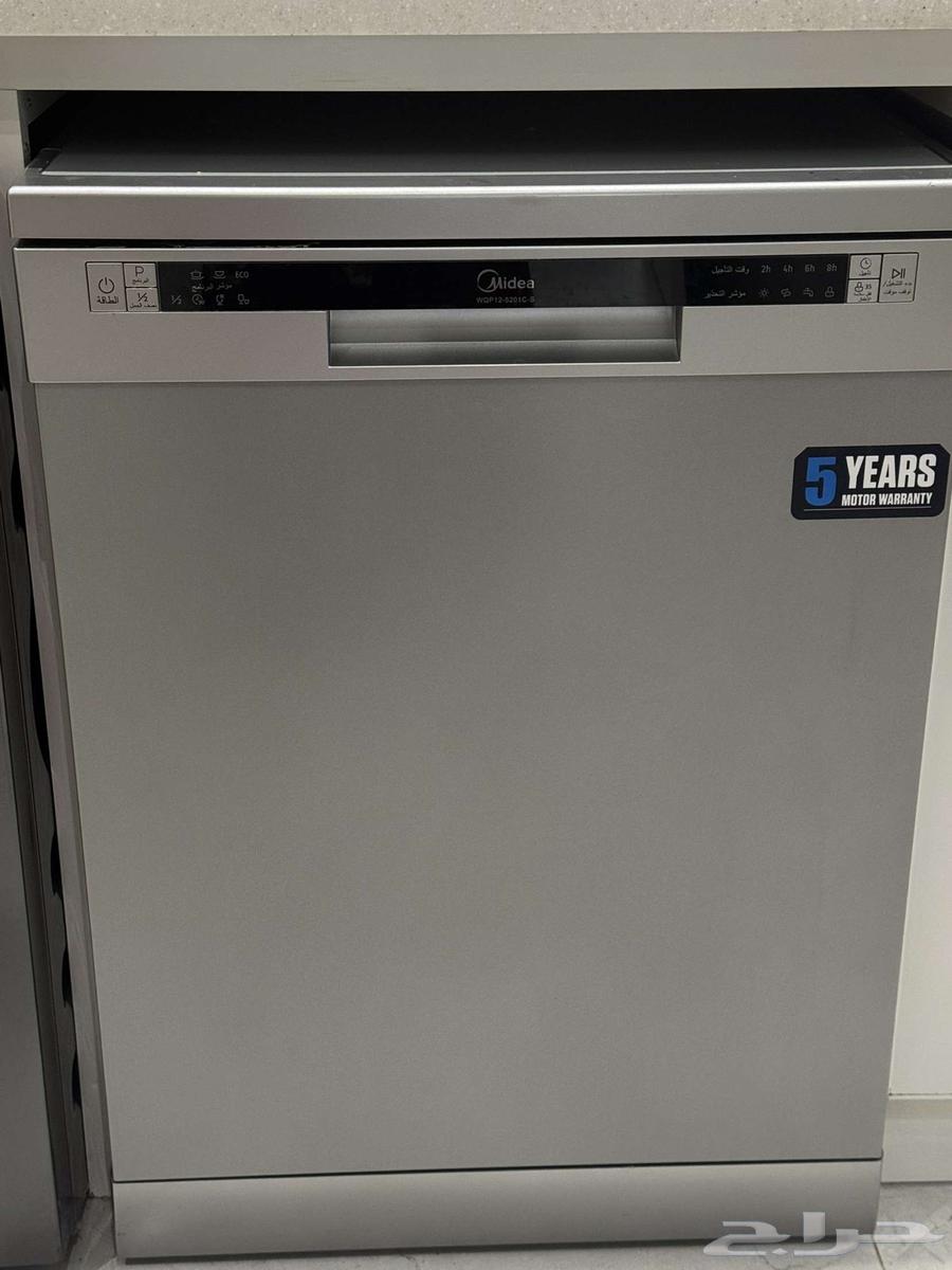 Dishwasher almost new, selling due to no need (450)64218604297474110