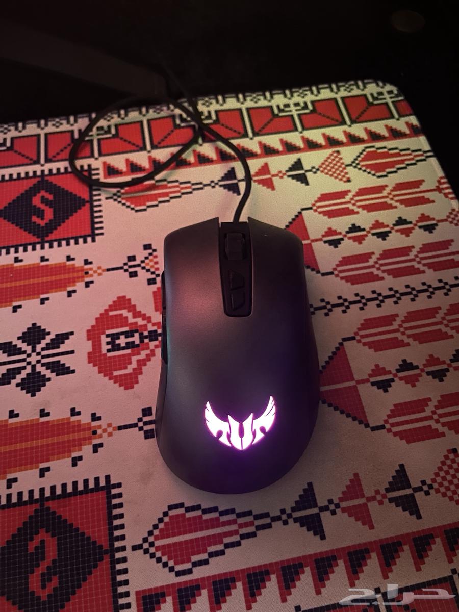 مكسر وسماعه وكيبورد وماوس وطاوله قيمنق64222320131586113