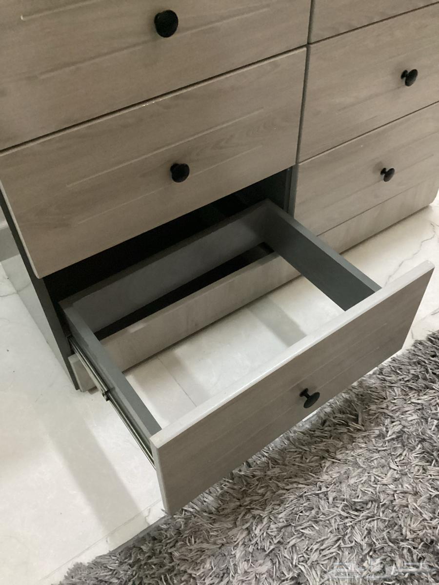 Wardrobe and dressing table64218790836738113