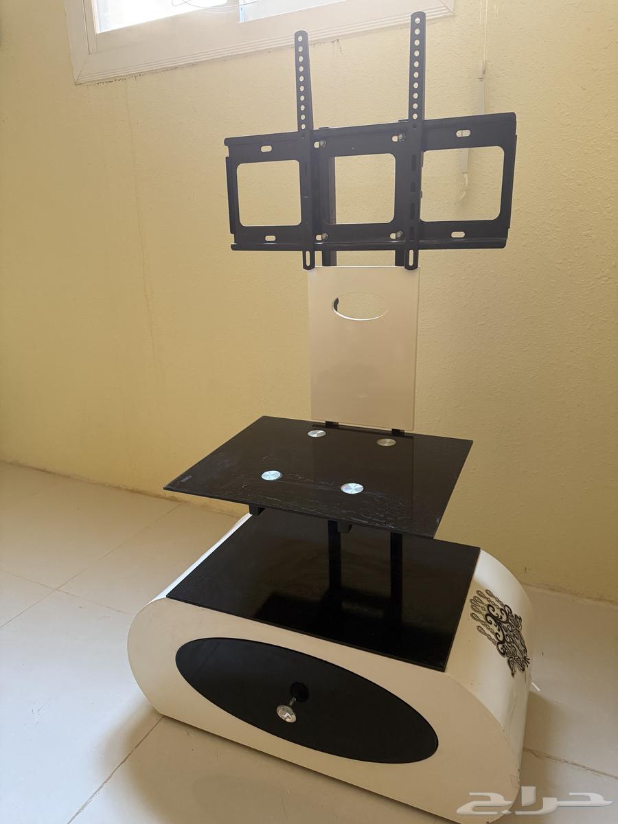 مكتبه وحامل تلفزون مره ممتازه والضرر كما موضح فقط64218617830530110