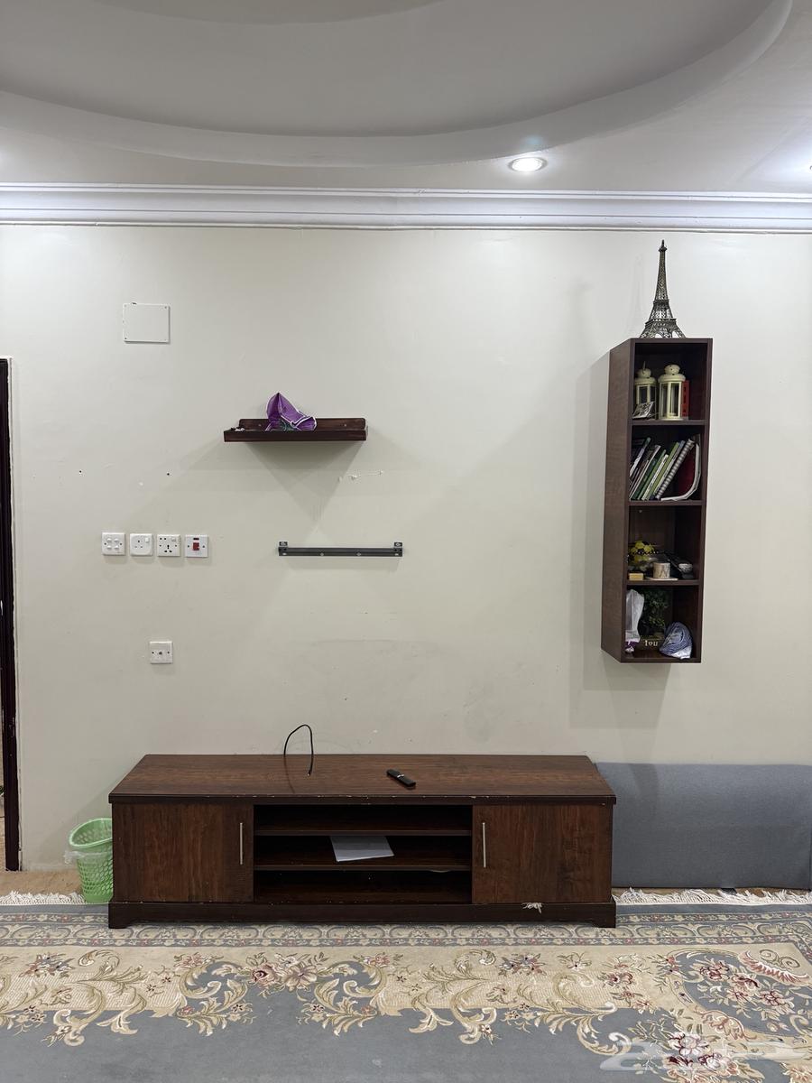 Table with shelf64219232644097110