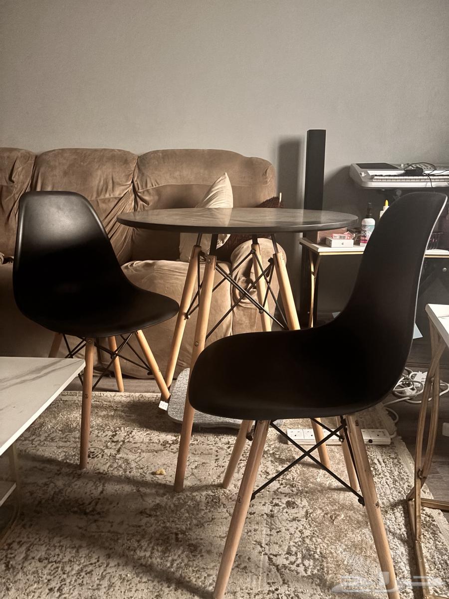 طاوله مع كرسين64217048454275111